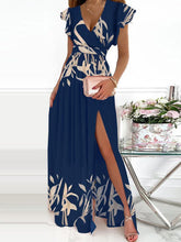 Robe fendue à manches courtes et col en V